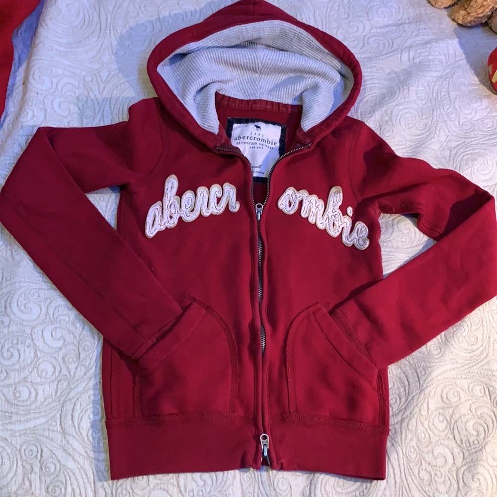 ABERCROMBIE- preowned , size small.